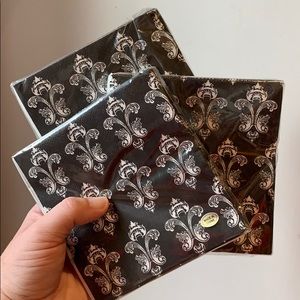 Set of 3 packages of cocktail napkins